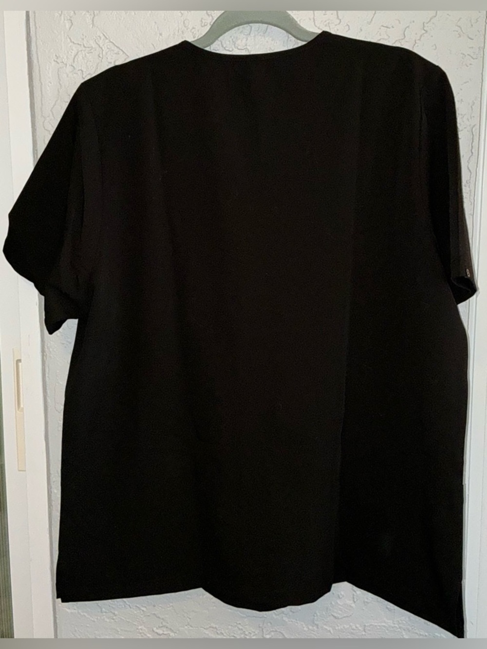 Men's Organix Black Scrub Top with Chest Pocket (NWOT) - Picture 5 of 7